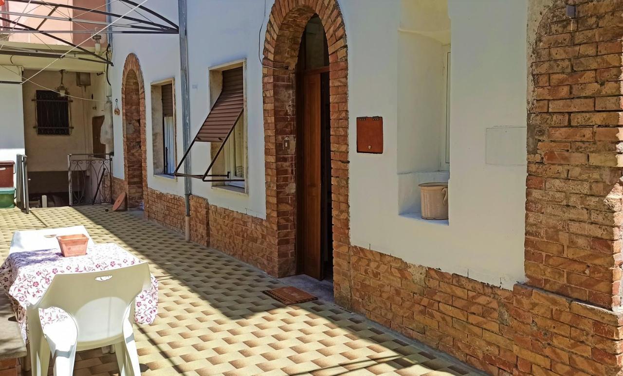 Aretta: Appartamento Nel Cuore Di Itri Exterior photo